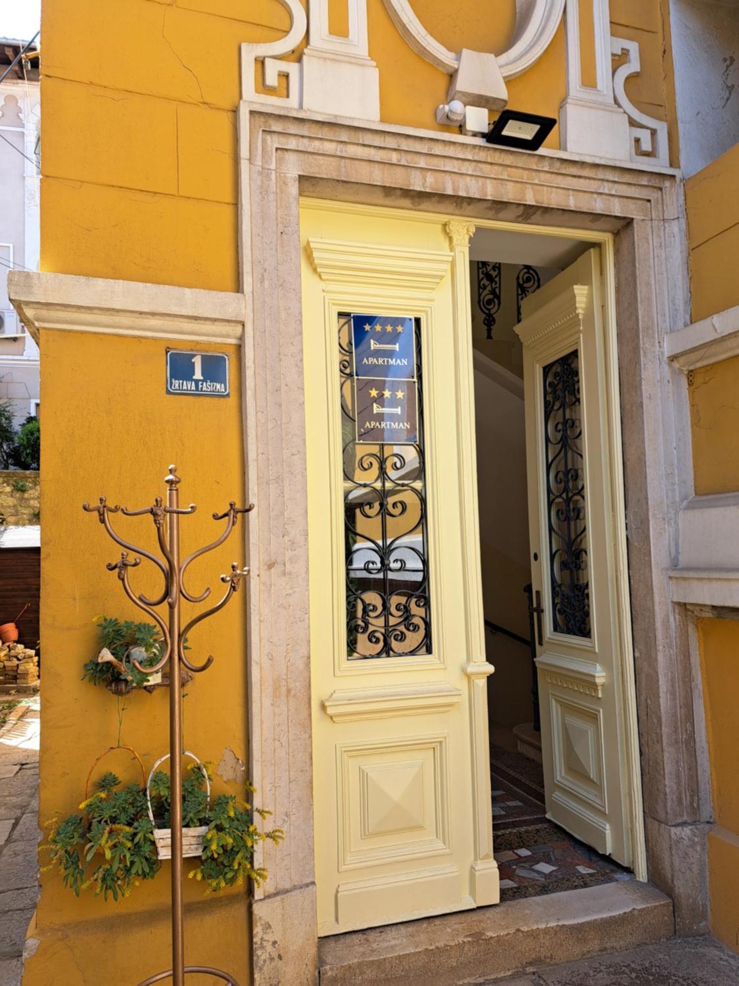 Apartman Barocco 로브란 외부 사진